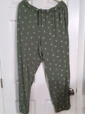 Old Navy Olive Green Floral Pajama Pants